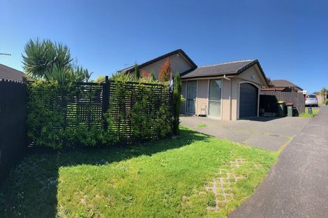 Photo of property in 22 Zefiro Drive, Massey, Auckland, 0614
