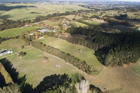 Photo of property in 1156 Peak Road, Helensville, 0875