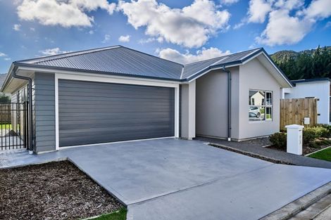 Photo of property in 50 Te Ara O Roimata, Wainuiomata, Lower Hutt, 5014