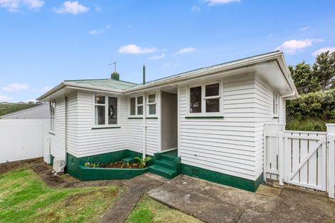 Photo of property in 12 Cornwall Crescent, Cannons Creek, Porirua, 5024