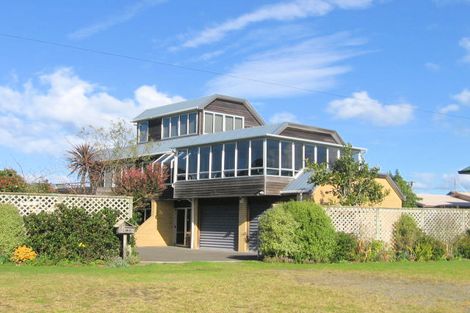 Photo of property in 100 Bond Road, Whangamata, 3620