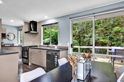 Photo of property in 73 Heta Road, Highlands Park, New Plymouth, 4312
