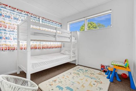 Photo of property in 13 Fernleigh Avenue, Waiuku, 2123