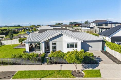 Photo of property in 11 Wheriko Avenue, Glenbrook, Waiuku, 2681
