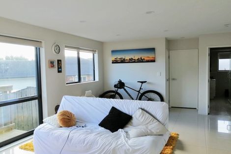 Photo of property in 33a Everglade Drive, Goodwood Heights, Auckland, 2105