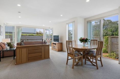 Photo of property in 28a Inverness Road, Browns Bay, Auckland, 0630