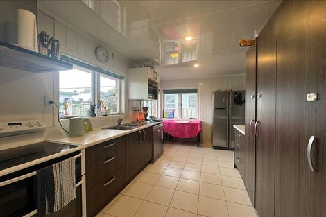 Photo of property in 38 Smythe Road, Henderson, Auckland, 0612