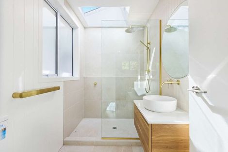 Photo of property in 6a Alston Avenue, Kelston, Auckland, 0602