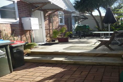 Photo of property in 21 Alberta Street, Point Chevalier, Auckland, 1022