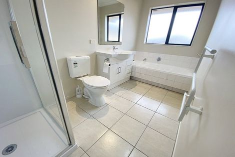 Photo of property in 44 Saralee Drive, Manurewa, Auckland, 2105