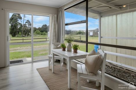 Photo of property in 524 Burtt Road, Runciman, Drury, 2578