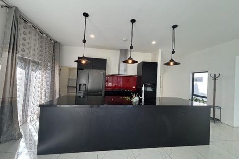 Photo of property in 9 Cooke Farm Grove, Waiwhakaiho, New Plymouth, 4312