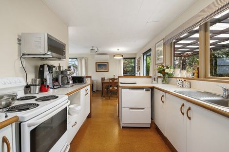 Photo of property in 6 Irwin Place, Kinloch, Taupo, 3377