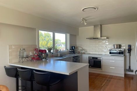 Photo of property in 17 Margaret Place, Milford, Auckland, 0620