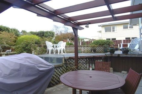 Photo of property in 28 Annan Grove, Papakowhai, Porirua, 5024