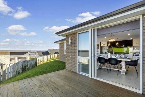 Photo of property in 15 Castleton Way, Flagstaff, Hamilton, 3210