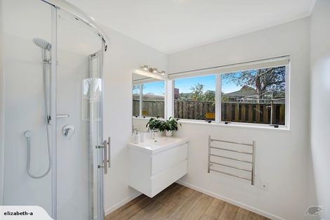 Photo of property in 2/7 Camden Place, Papatoetoe, Auckland, 2025