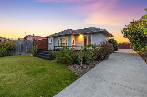 Photo of property in 262 Main North Road, Redwood, Christchurch, 8051