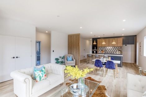 Photo of property in 21 Vinistra Road, Kumeu, 0810