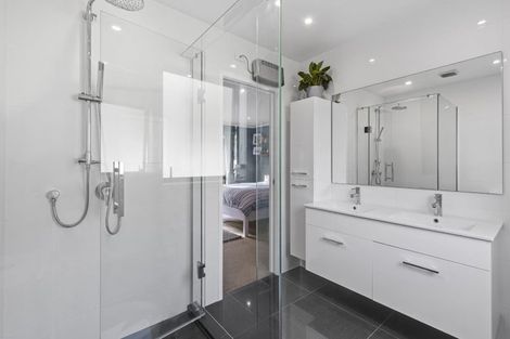 Photo of property in 14 Oldham Place, Browns Bay, Auckland, 0630