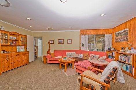 Photo of property in 772 West Coast Road, Oratia, Auckland, 0604