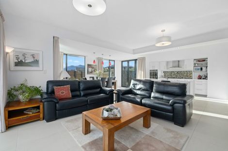 Photo of property in 5 Valley Crescent, Wanaka, 9305