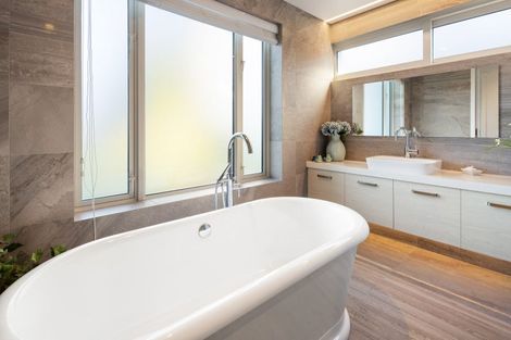 Photo of property in 1 Baxter Michael Crescent, Cambridge, 3434