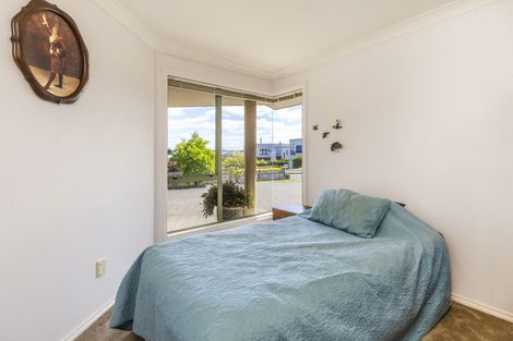 Photo of property in 11 Fairview Terrace, Waipahihi, Taupo, 3330