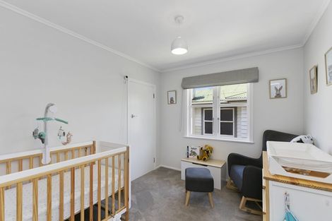 Photo of property in 95 Kenmore Street, Newlands, Wellington, 6037