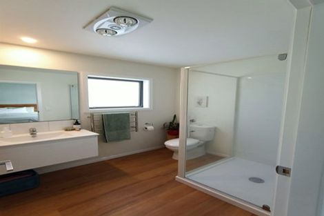 Photo of property in 2 Hull Place, Whitby, Porirua, 5024