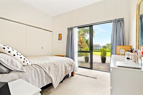 Photo of property in 48 Renata Crescent, Te Atatu Peninsula, Auckland, 0610