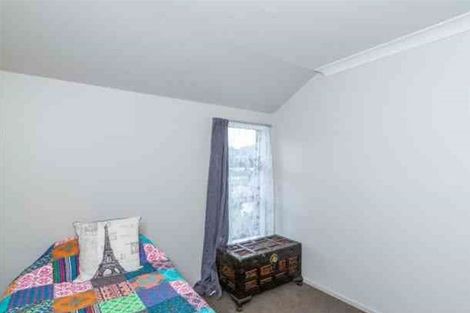 Photo of property in 32 Speldhurst Grove, Stokes Valley, Lower Hutt, 5019