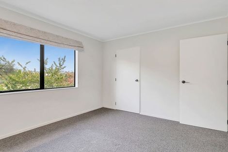 Photo of property in 17 Omapere Street, Whitby, Porirua, 5024