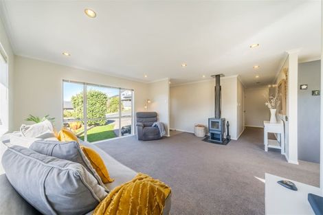 Photo of property in 5 Frankie Stevens Place, Riverstone Terraces, Upper Hutt, 5018