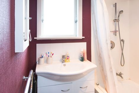 Photo of property in 43 Sutherland Crescent, Westbrook, Palmerston North, 4412