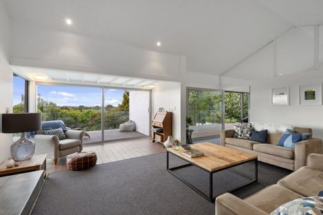 Photo of property in 7 Chaston Close, Westmorland, Christchurch, 8025