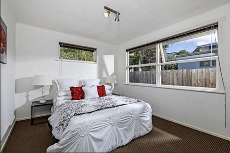 Photo of property in 14 Sunhaven Avenue, Glenfield, Auckland, 0629