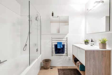 Photo of property in 5 Eaves Bush Parade, Orewa, 0931