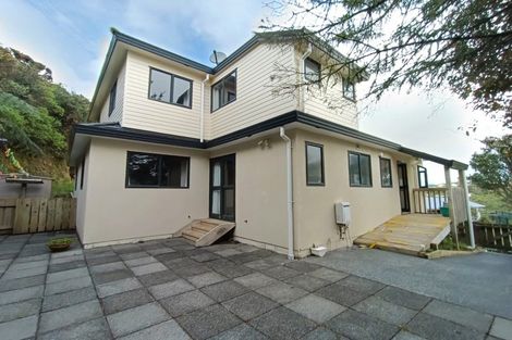 Photo of property in 21 Ladbrooke Drive, Newlands, Wellington, 6037