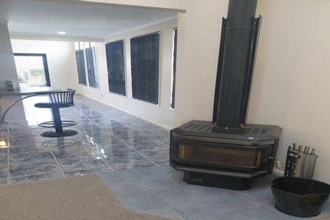 Photo of property in 3a Bury Grove, Strathmore Park, Wellington, 6022