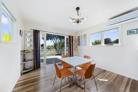 Photo of property in 17 Dixie Street, Te Horo Beach, Otaki, 5581