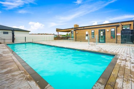 Photo of property in 77 Pinecrest Drive, Gulf Harbour, Whangaparaoa, 0930