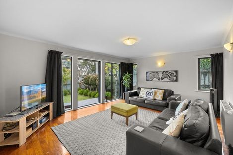 Photo of property in 57a Forrest Hill Road, Milford, Auckland, 0620