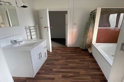 Photo of property in 12 Ohaupo Road, Hamilton Lake, Hamilton, 3204