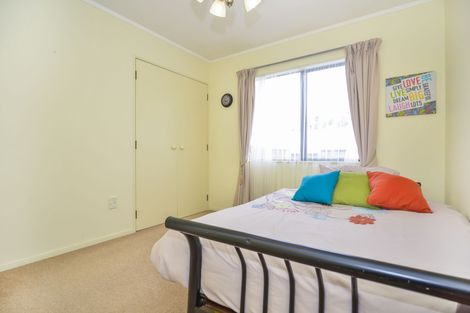 Photo of property in 8a Croydon Road, New Lynn, Auckland, 0600