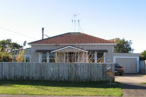 Photo of property in 52 Kirk Street, Otaki, 5512