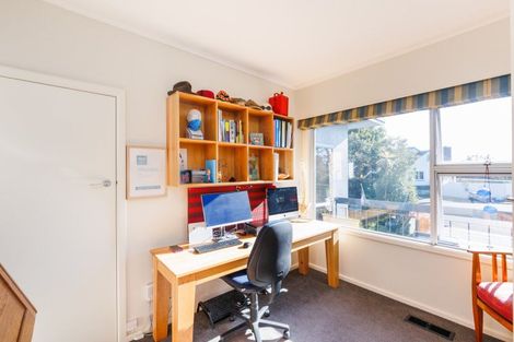 Photo of property in 15 Mountain View Road, Fitzherbert, Palmerston North, 4410