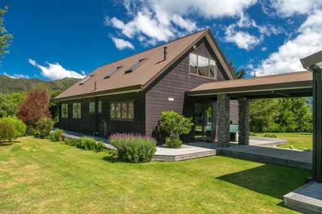 Photo of property in 28 Lady Cobham Grove, Anakiwa, Picton, 7281