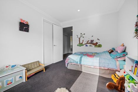 Photo of property in 5 Fern Lane, Whalers Gate, New Plymouth, 4310