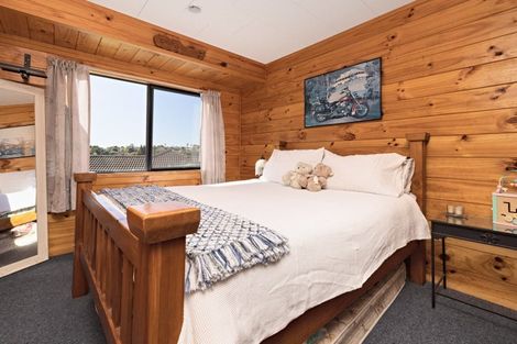 Photo of property in 27 Bateleur Close, Welcome Bay, Tauranga, 3112